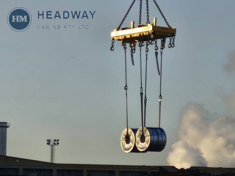 Crane structure inspected in restricted visibility